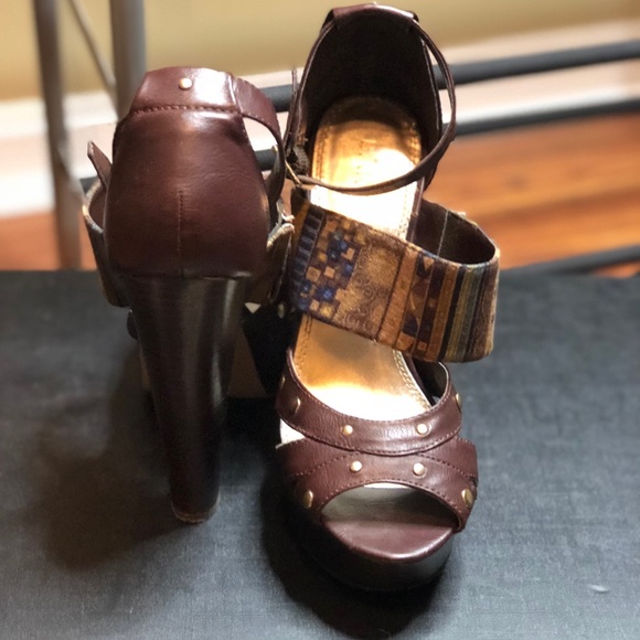 Baker’s Scandal Heels - Picture 1 of 2